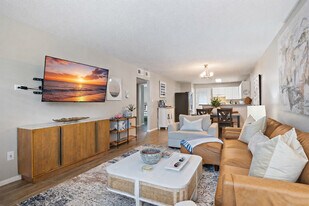 215 Venus Ct, Unit SI ID1502070P in Fort Walton Beach, FL - Building Photo