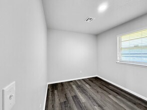 812 Meadowridge Dr in Midwest City, OK - Building Photo - Building Photo