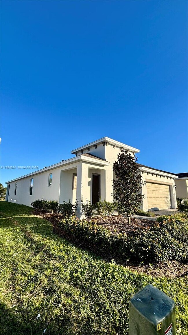 219 Bottle Brush Dr in Haines City, FL - Building Photo - Building Photo
