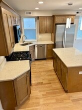 6648 W Devon Ave in Chicago, IL - Building Photo - Building Photo