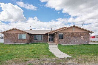 92 N 2300 W in Tremonton, UT - Building Photo - Building Photo