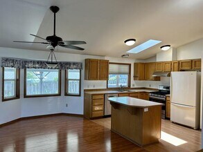 2060 Oxford Ct in Ferndale, WA - Building Photo - Building Photo