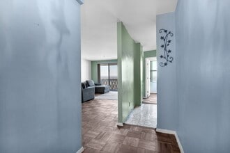 2000 Linwood Ave in Fort Lee, NJ - Building Photo - Building Photo