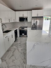 4213 SW 137th Ct in Miami, FL - Foto de edificio - Building Photo