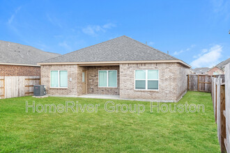 14205 Freeboard Dr in Santa Fe, TX - Building Photo - Building Photo