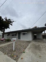 2837 W Walnut Ave in Visalia, CA - Building Photo