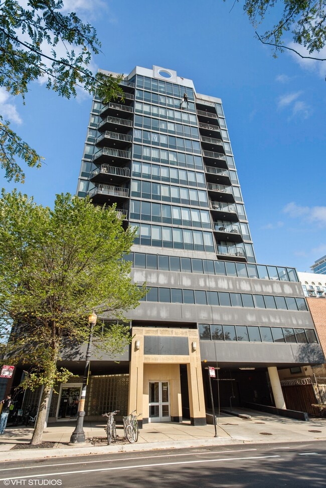 property at 1309 N Wells St