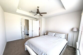 20716 Jordyn Sterling St in Manor, TX - Foto de edificio - Building Photo