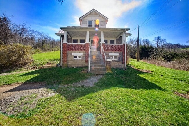 11494 New Garden Rd in Honaker, VA - Building Photo - Building Photo