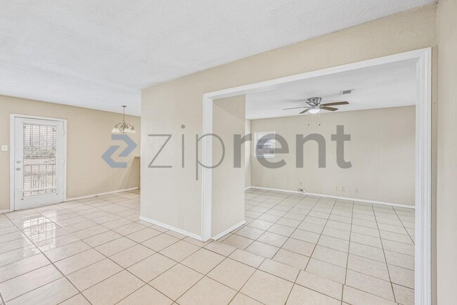 6916 Shady Grove Dr in San Antonio, TX - Building Photo - Building Photo