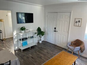 2152 Oliver Ave in San Diego, CA - Building Photo - Building Photo