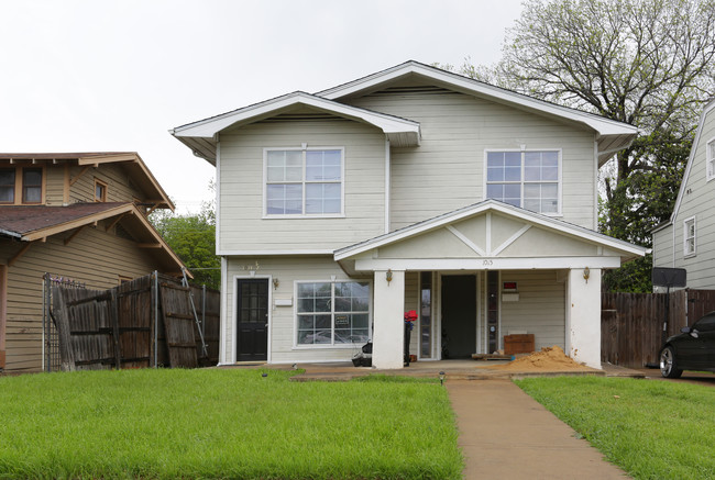 1015 Kings Hwy in Dallas, TX - Foto de edificio - Building Photo