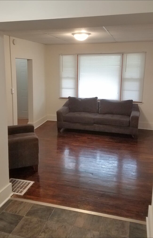 property at 324 N Jefferson St