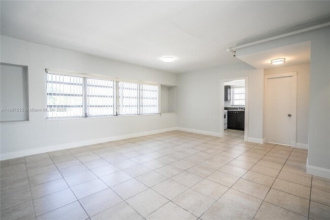 8300 Abbott Ave in Miami Beach, FL - Building Photo - Building Photo