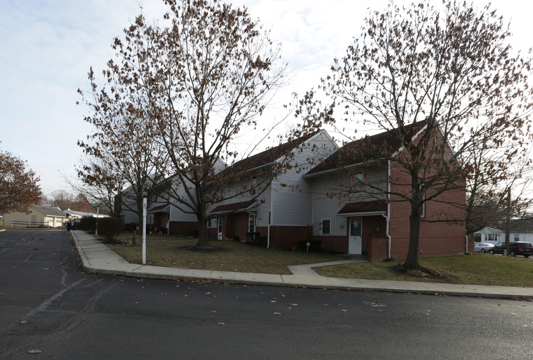 Washington Court in Myerstown, PA - Building Photo