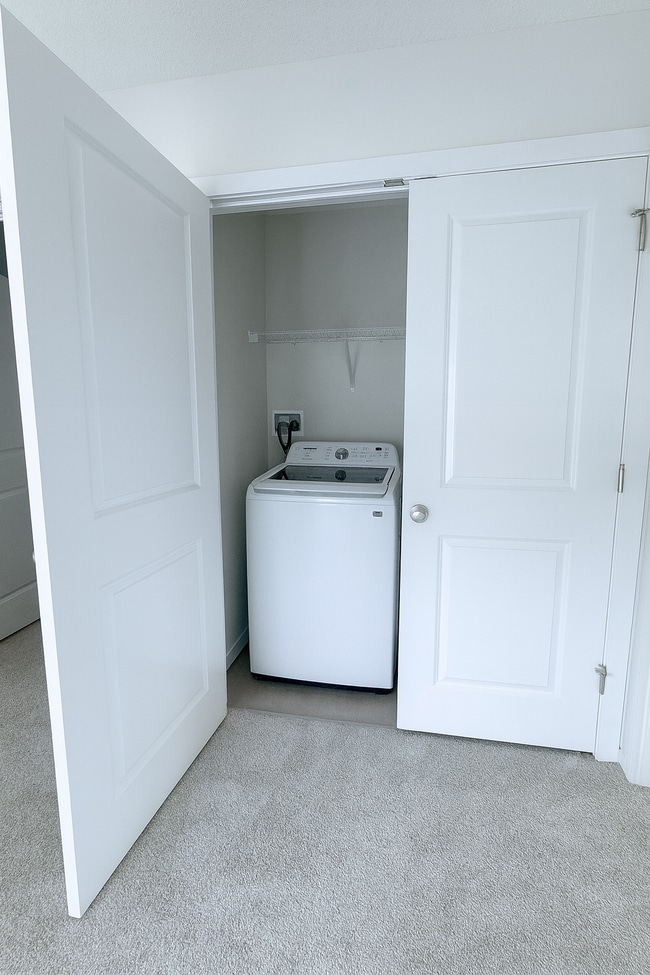 4235 Kinglet Dr NW in Edmonton, AB - Building Photo - Building Photo