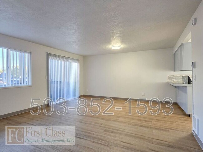 12345 SW Hall Blvd in Portland, OR - Building Photo - Building Photo
