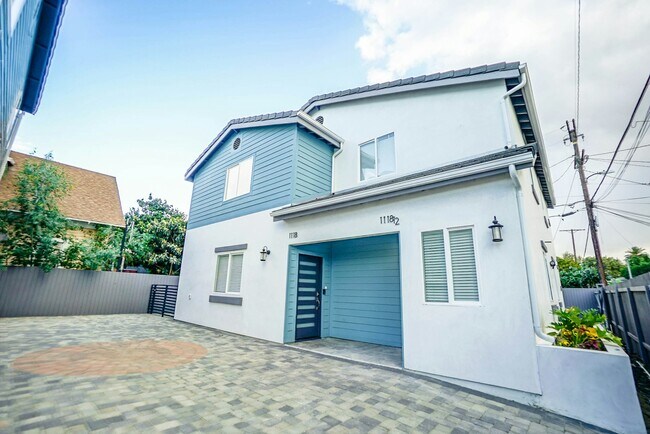 1118-1118 1/2 W 39th Pl in Los Angeles, CA - Building Photo - Building Photo