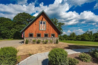 40 Shearer Rd in Washington, CT - Foto de edificio - Building Photo