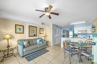 561 E Beach Blvd in Gulf Shores, AL - Building Photo