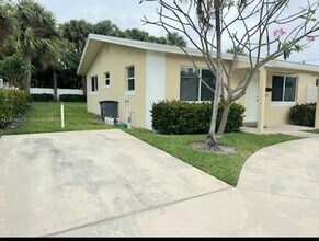 323 Northlake Dr in North Palm Beach, FL - Building Photo - Building Photo