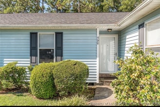 596 Countrytown Dr in Hope Mills, NC - Foto de edificio - Building Photo
