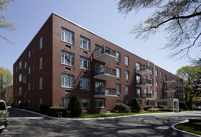 Vernon Towers in Brookline, MA - Building Photo - Building Photo