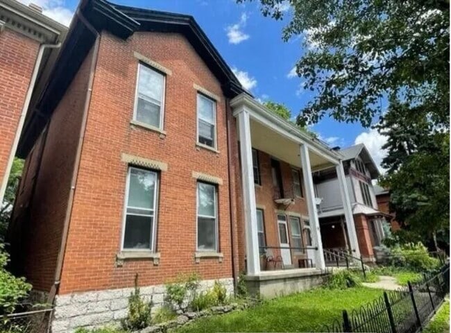 90 E Lincoln St in Columbus, OH - Foto de edificio - Building Photo