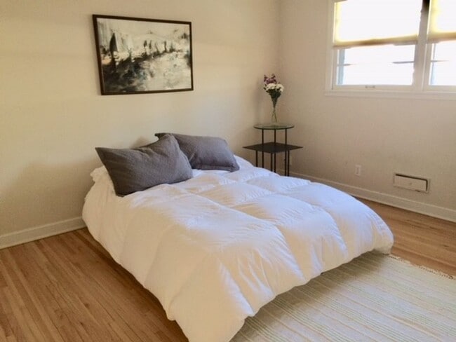 property at 1518 W 35th St