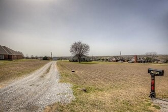 1021 Dominque Dr in Weatherford, TX - Building Photo - Building Photo