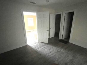 1015 N 14th St in Killeen, TX - Foto de edificio - Building Photo