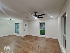 1603 Rutland Dr in Austin, TX - Building Photo - Building Photo