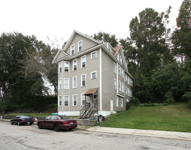 80 Chestnut St in Norwich, CT - Foto de edificio - Building Photo