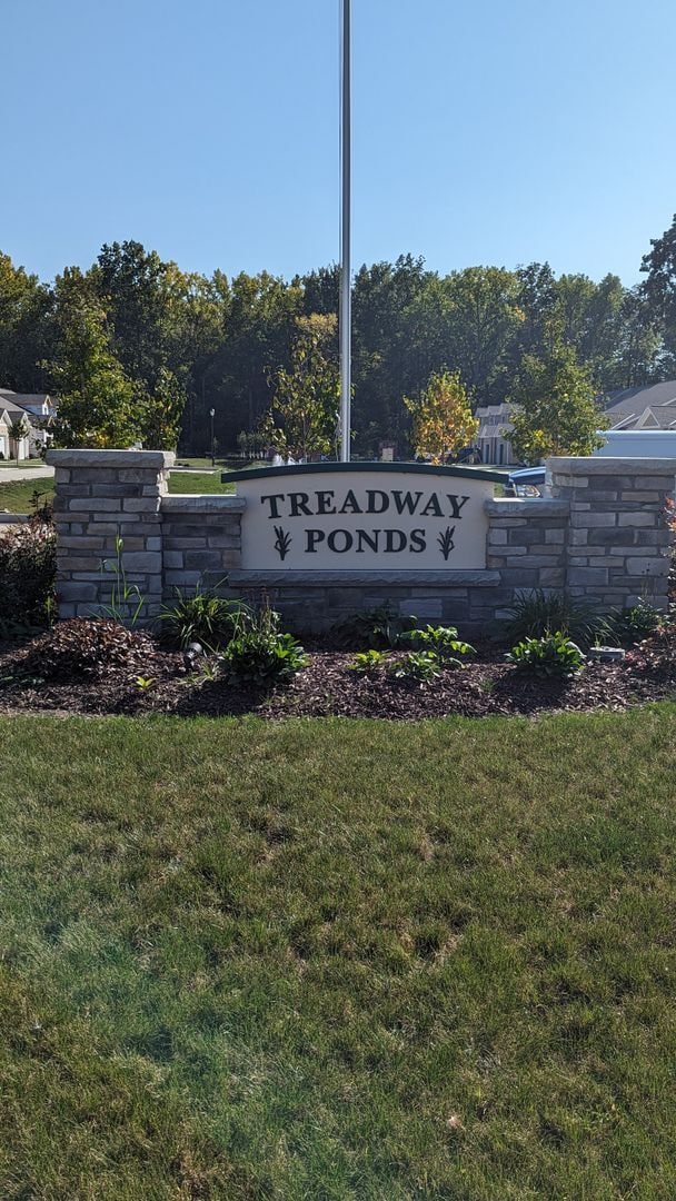 642 Treadway Blvd in Sheffield Lake, OH - Building Photo - Building Photo