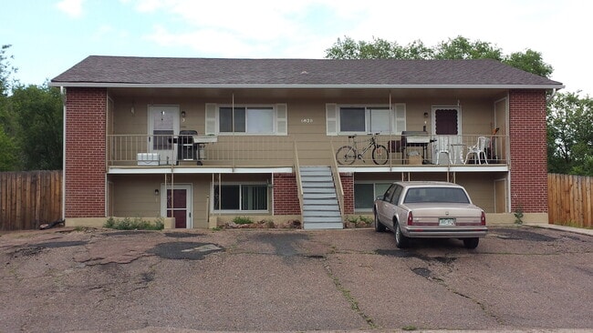 6820 Western Pl, Unit 4 in Colorado Springs, CO - Foto de edificio - Building Photo