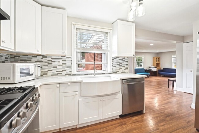 632 Dutton Cir in Springfield, PA - Building Photo - Building Photo