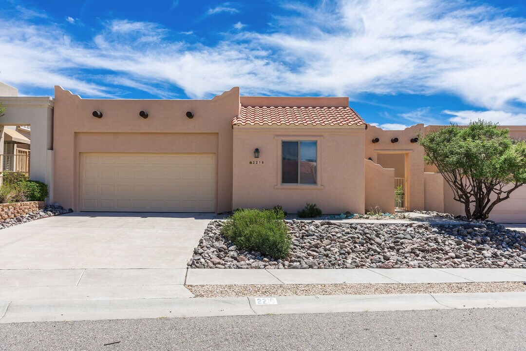 2218 Los Misioneros in Las Cruces, NM - Building Photo