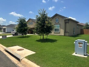 120 Parlin Ln in Fredericksburg, TX - Building Photo - Building Photo