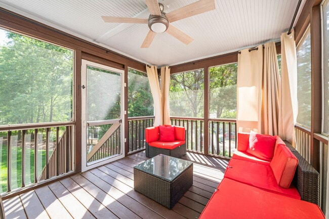 5 Hickorywood Sq in Durham, NC - Building Photo - Building Photo