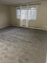 31831 Grand River Ave in Farmington, MI - Building Photo - Building Photo