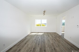 3933 Mission St-Unit -4 in San Francisco, CA - Foto de edificio - Building Photo