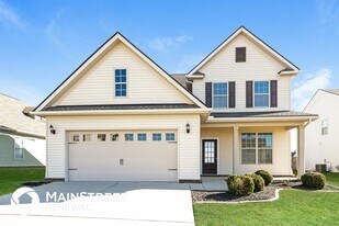 1010 Keeneland Dr in Spring Hill, TN - Building Photo