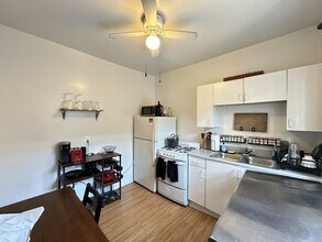 1933 W Crystal St in Chicago, IL - Building Photo - Building Photo