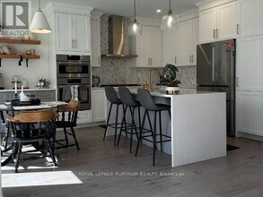 1490 Strawberry Lndg in Milton, ON - Building Photo - Building Photo