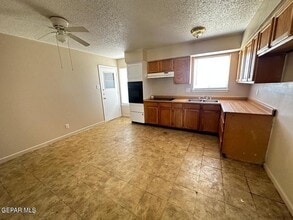 10084 Kenworthy St in El Paso, TX - Building Photo - Building Photo
