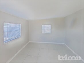 7000 Brentford Rd in Sarasota, FL - Foto de edificio - Building Photo