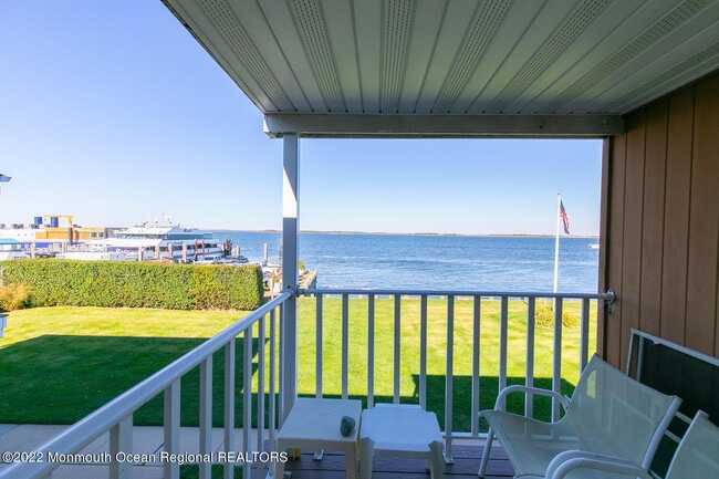 324 Shore Dr in Highlands, NJ - Building Photo - Building Photo