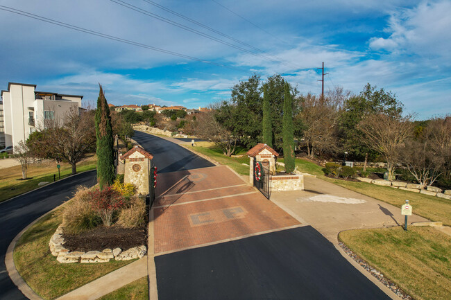 Villas a Commander's Point in Austin, TX - Building Photo - Building Photo