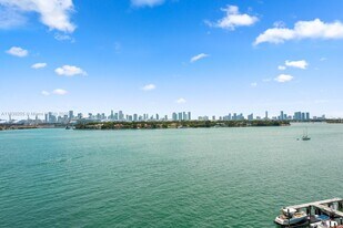 540 West Ave, Unit 2311 in Miami Beach, FL - Building Photo