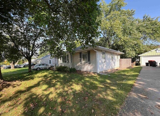property at 817 W Ridge Rd